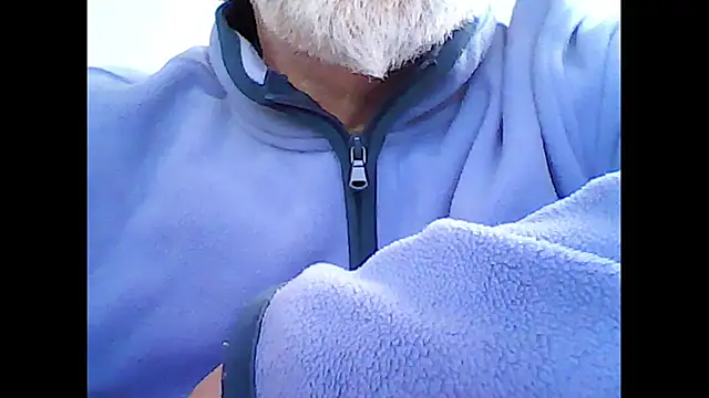 Snapshot of xcimeru chatting on October 4, 3:43 pm xcimeru online show from October 4, 3:43 pm