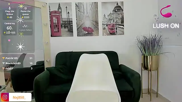 HOTBLACKANDWHITE2 online show from December 11, 10:06 pm