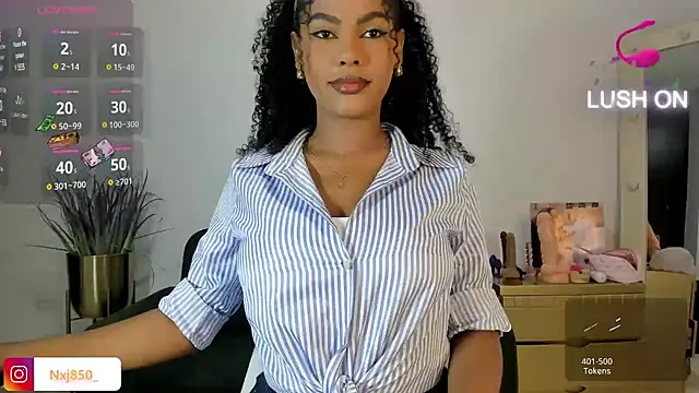 HOTBLACKANDWHITE2 online show from February 2, 1:02 am