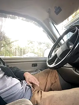 Snapshot of Themechanic420 chatting on October 21, 1:34 pm Themechanic420 online show from October 21, 1:34 pm