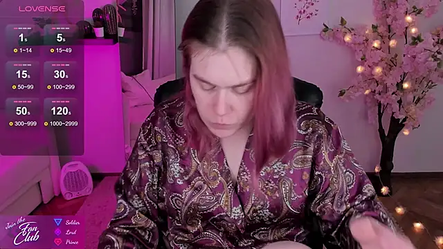 Snapshot of Nancy_Sun_ chatting on December 12, 6:10 pm Nancy Sun online show from December 12, 6:10 pm