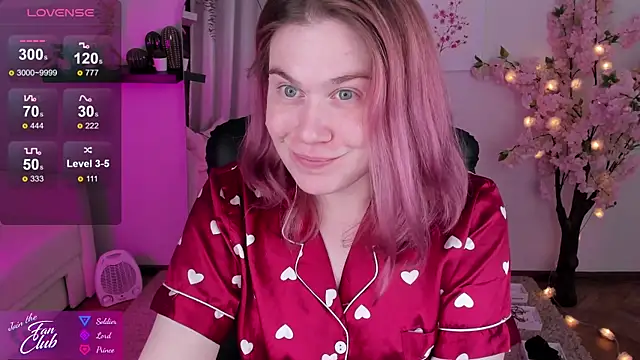 Snapshot of Nancy_Sun_ chatting on December 13, 3:00 pm Nancy Sun online show from December 13, 3:00 pm