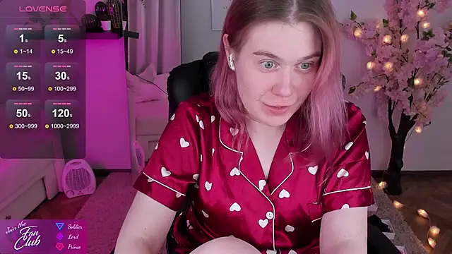 Snapshot of Nancy_Sun_ chatting on December 13, 6:05 pm Nancy Sun online show from December 13, 6:05 pm