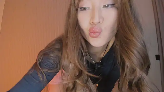 kawaii mia online show from March 17, 4:54 pm