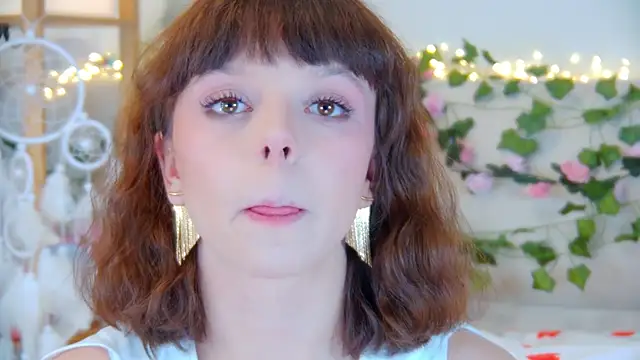 ElisabethDavis online show from April 17, 6:11 pm