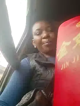 Snapshot of Hailey_BaileyXYZ chatting on January 12, 6:39 am Hailey BaileyXYZ online show from January 12, 6:39 am