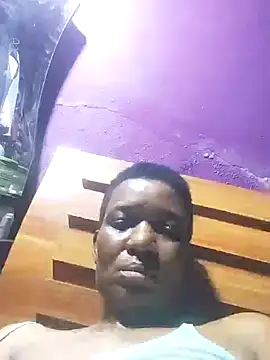 Snapshot of Hailey_BaileyXYZ chatting on February 7, 8:10 pm Hailey BaileyXYZ online show from February 7, 8:10 pm