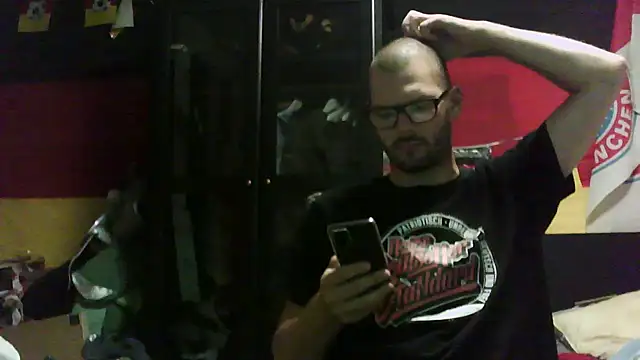 Die-geile-Sau online show from September 16, 7:04 pm