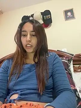 Vaiolet a online show from December 20, 10:32 pm