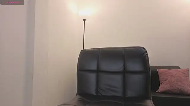 Snapshot of camiilaa1 chatting on July 7, 7:23 am camiilaa1 online show from July 7, 7:23 am