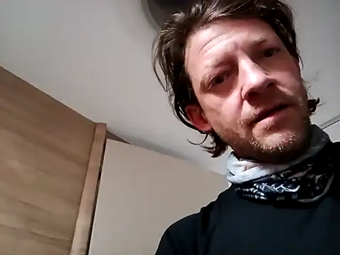 Snapshot of Ebinator666 chatting on October 19, 10:49 am Ebinator666 online show from October 19, 10:49 am