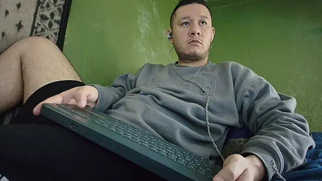 Snapshot of sweet_cock28 chatting on December 2, 3:58 pm sweet cock28 online show from December 2, 3:58 pm