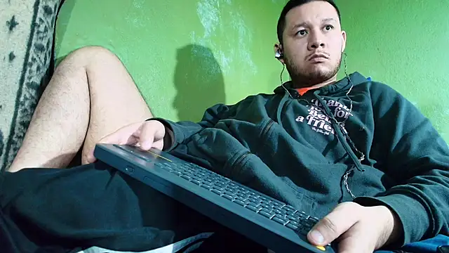 Snapshot of sweet_cock28 chatting on December 14, 7:03 pm sweet cock28 online show from December 14, 7:03 pm