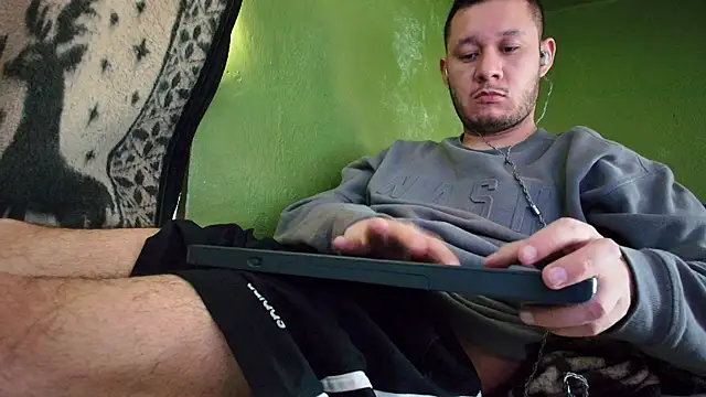 Snapshot of sweet_cock28 chatting on December 29, 3:24 pm sweet cock28 online show from December 29, 3:24 pm