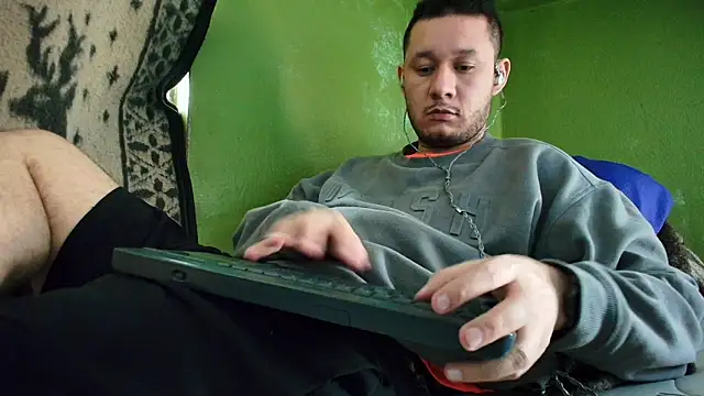 Snapshot of sweet_cock28 chatting on January 2, 4:13 pm sweet cock28 online show from January 2, 4:13 pm