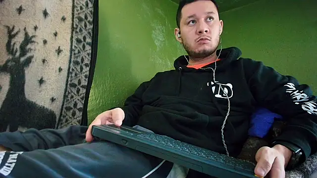 Snapshot of sweet_cock28 chatting on January 10, 3:58 pm sweet cock28 online show from January 10, 3:58 pm