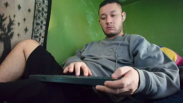 Snapshot of sweet_cock28 chatting on February 14, 3:36 pm sweet cock28 online show from February 14, 3:36 pm