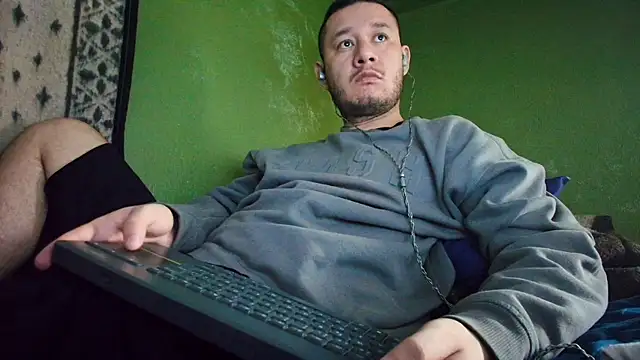Snapshot of sweet_cock28 chatting on February 16, 2:32 pm sweet cock28 online show from February 16, 2:32 pm