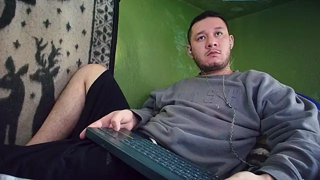 Snapshot of sweet_cock28 chatting on February 21, 3:43 pm sweet cock28 online show from February 21, 3:43 pm