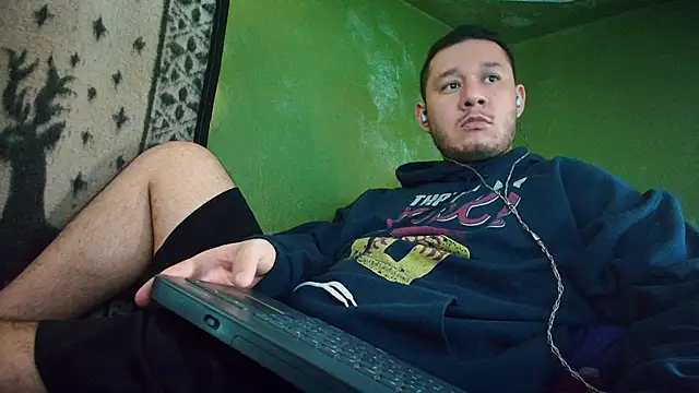 Snapshot of sweet_cock28 chatting on February 26, 3:30 pm sweet cock28 online show from February 26, 3:30 pm