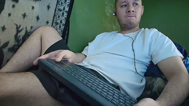 Snapshot of sweet_cock28 chatting on September 8, 3:22 pm sweet cock28 online show from September 8, 3:22 pm