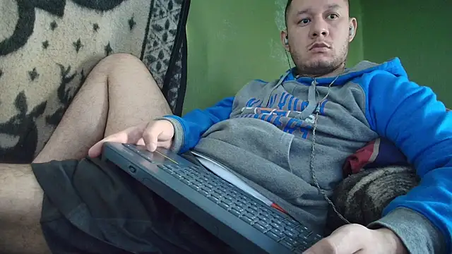 Snapshot of sweet_cock28 chatting on September 9, 3:22 pm sweet cock28 online show from September 9, 3:22 pm