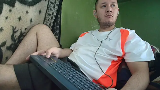 Snapshot of sweet_cock28 chatting on September 11, 3:34 pm sweet cock28 online show from September 11, 3:34 pm