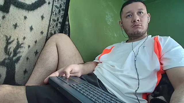 Snapshot of sweet_cock28 chatting on September 12, 3:45 pm sweet cock28 online show from September 12, 3:45 pm