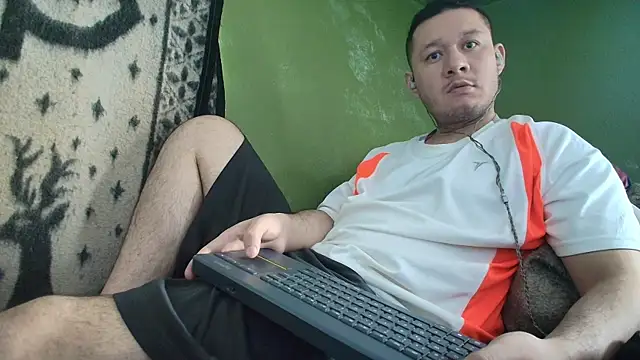 Snapshot of sweet_cock28 chatting on September 15, 3:34 pm sweet cock28 online show from September 15, 3:34 pm