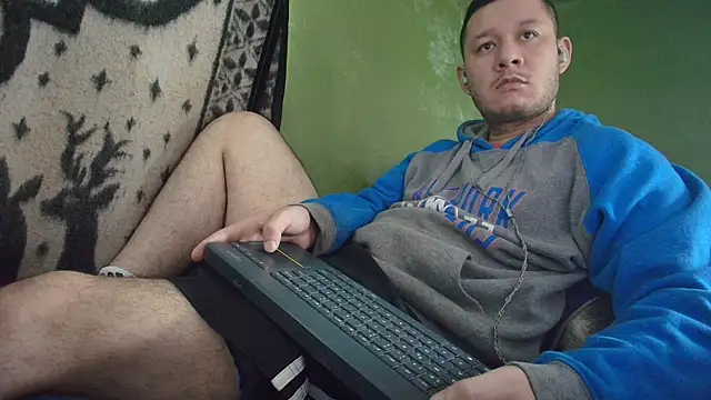 Snapshot of sweet_cock28 chatting on September 16, 3:46 pm sweet cock28 online show from September 16, 3:46 pm
