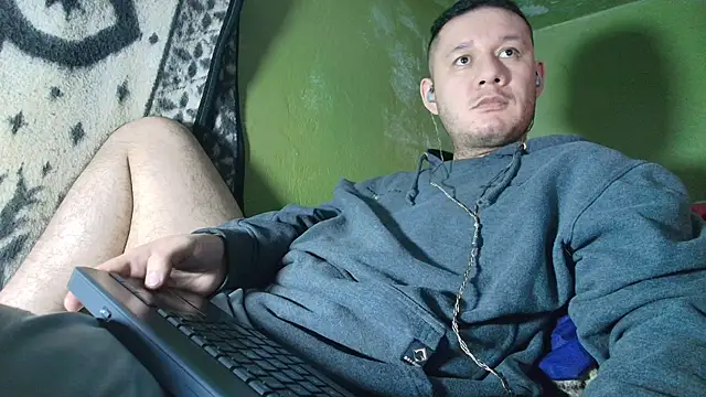 Snapshot of sweet_cock28 chatting on October 7, 3:36 am sweet cock28 online show from October 7, 3:36 am