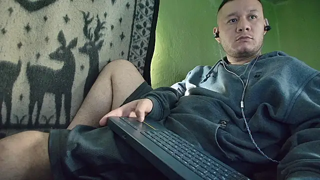 sweet cock28 online show from March 6, 3:19 pm