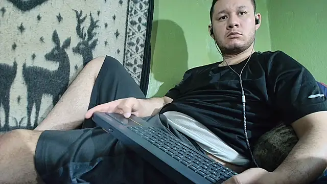Snapshot of sweet_cock28 chatting on April 19, 1:54 pm sweet cock28 online show from April 19, 1:54 pm