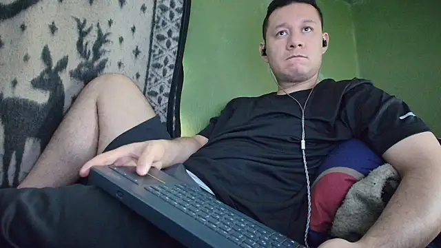 Snapshot of sweet_cock28 chatting on April 20, 3:15 pm sweet cock28 online show from April 20, 3:15 pm