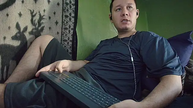 Snapshot of sweet_cock28 chatting on April 28, 3:06 pm sweet cock28 online show from April 28, 3:06 pm