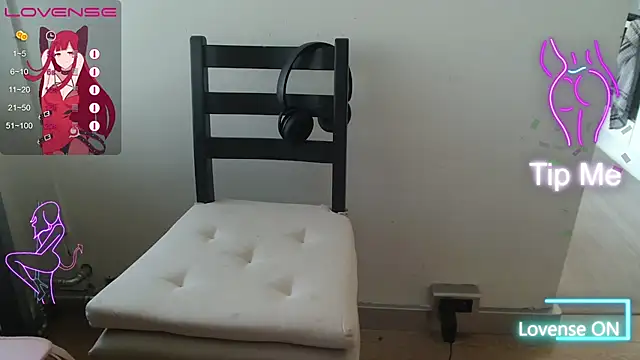 Snapshot of Thepanthera chatting on March 3, 9:33 am Thepanthera online show from March 3, 9:33 am