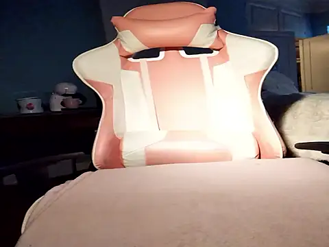 Snapshot of Thepanthera chatting on October 7, 11:18 am Thepanthera online show from October 7, 11:18 am