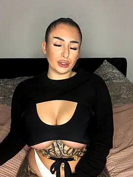 Mia-Bremer online show from December 19, 11:39 am