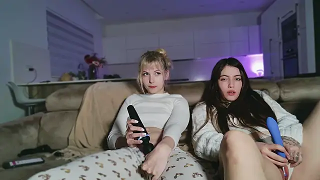 Cassycum online show from December 1, 4:29 pm