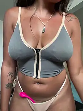 Snapshot of fenixgre chatting on February 4, 8:38 pm fenixgre online show from February 4, 8:38 pm