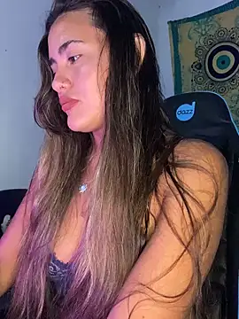 Snapshot of fenixgre chatting on October 30, 5:02 pm fenixgre online show from October 30, 5:02 pm