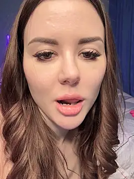 Snapshot of Alina_Vibe_Me chatting on February 19, 2:44 am Alina Vibe Me online show from February 19, 2:44 am