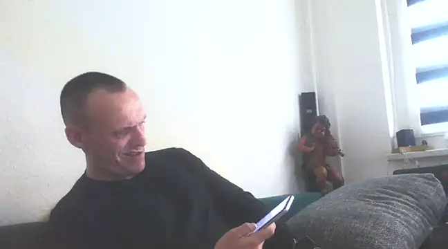 Snapshot of Penispumper81 chatting on March 5, 4:13 pm Penispumper81 online show from March 5, 4:13 pm