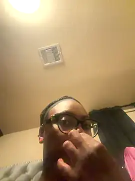 Snapshot of TrueeFantasee chatting on December 4, 2:32 am TrueeFantasee online show from December 4, 2:32 am