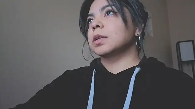 kimmiakiss22 online show from March 7, 11:38 pm