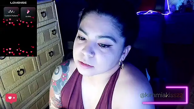 kimmiakiss22 online show from February 19, 10:28 pm