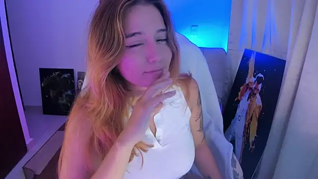 Snapshot of samantha_cherry chatting on January 10, 12:15 pm samantha cherry online show from January 10, 12:15 pm