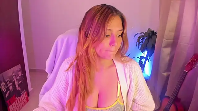 Snapshot of samantha_cherry chatting on January 21, 10:41 am samantha cherry online show from January 21, 10:41 am