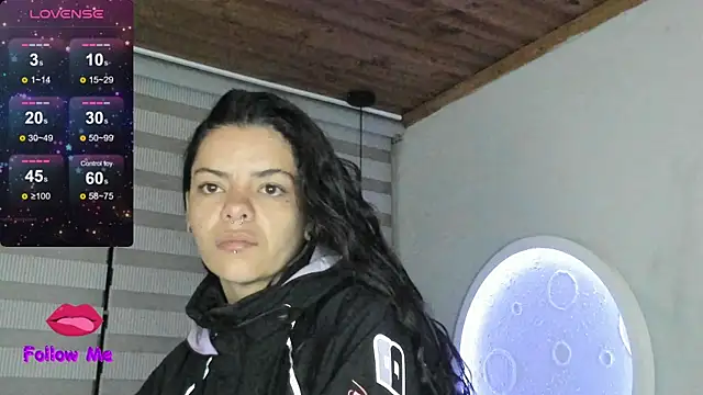 natasha logan  online show from June 12, 4:33 am