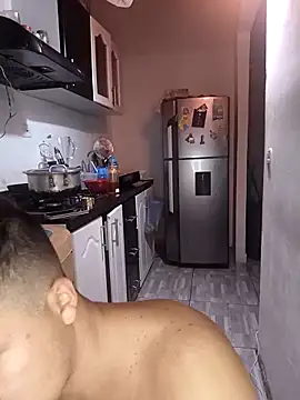 catire2323 online show from March 10, 12:59 am